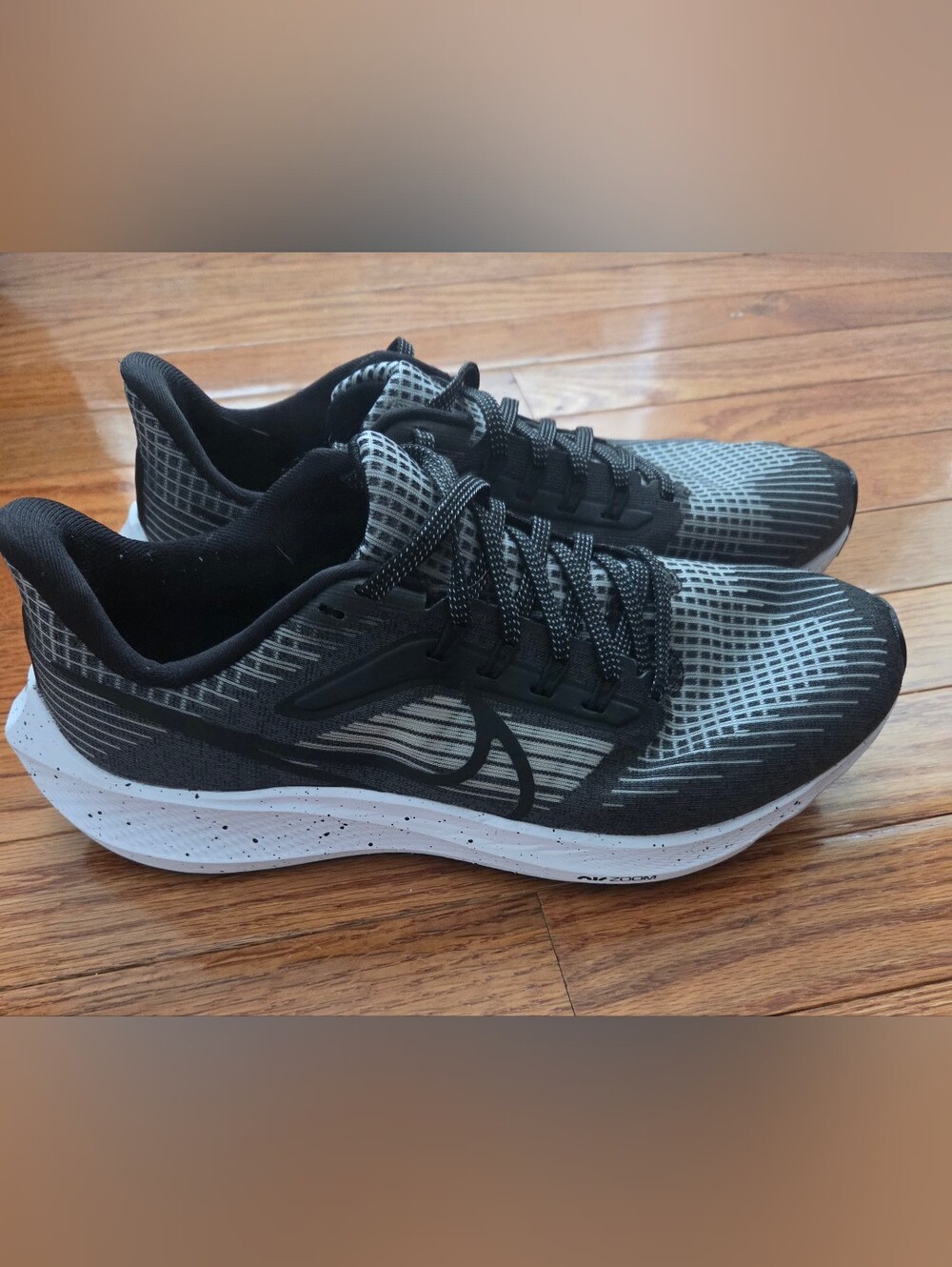 Nike Zoom Men's Black and White Running Sneakers - Picture 2 of 8